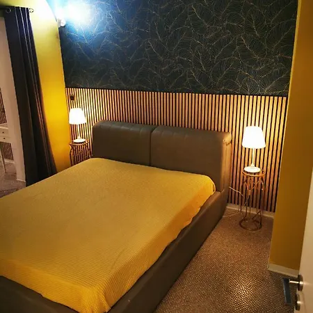 Hp Apartament 陶尔米纳